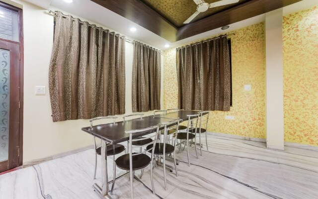 Hotel Royal Palace Inn By OYO Rooms