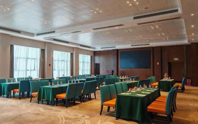 Vienna International Hotel (Zhaoqing Dinghushan Wanda Plaza Branch)