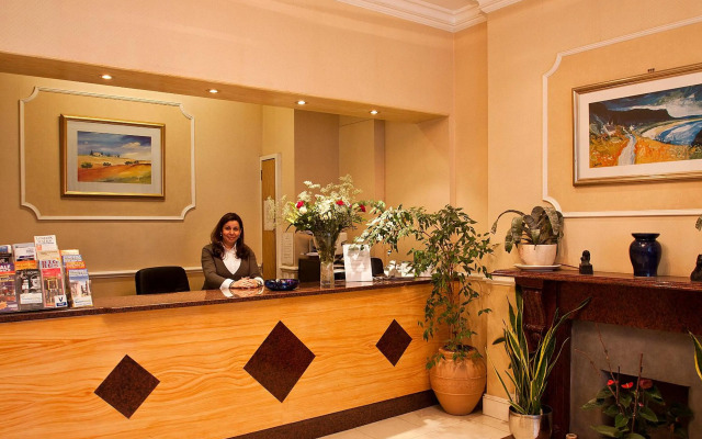 Avon Hotel