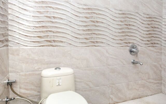 OYO 31031 Ds Royal Guest House