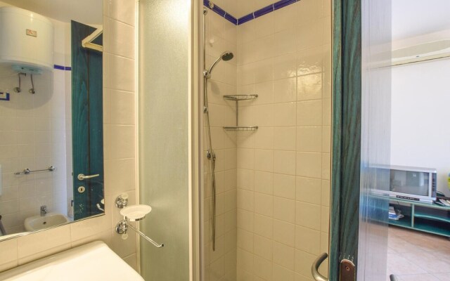 Amazing Apartment in Albarella With