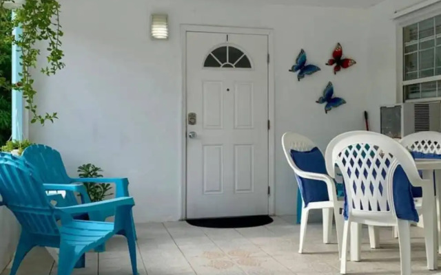 S2B Blue Pavilion - Beach Transfers Meals Tours Island Retro Chic