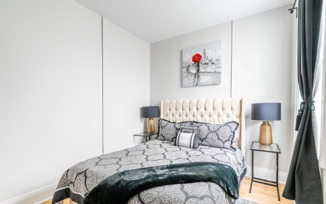 Grand 2BR Loft Garden View