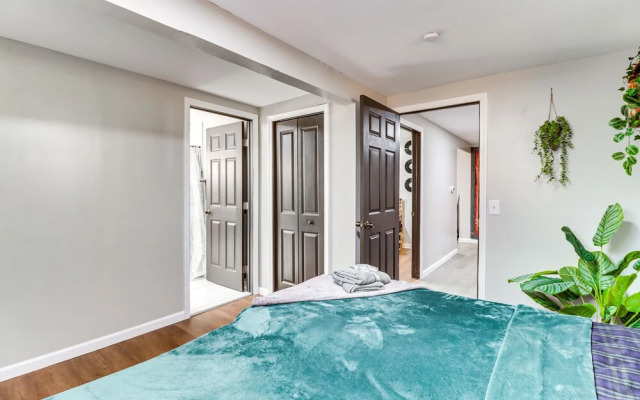 Pet-friendly Tobyhanna Retreat w/ Deck & Playset!