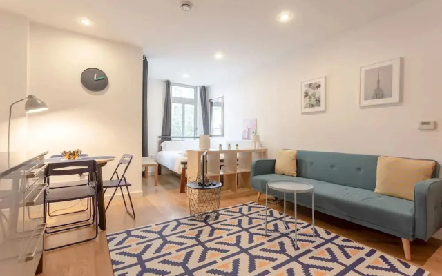 Modern Apartment in Limehouse