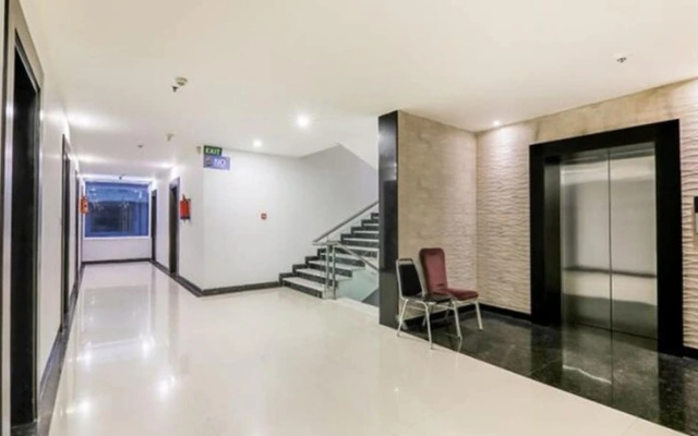 Fabhotel Singh Suites