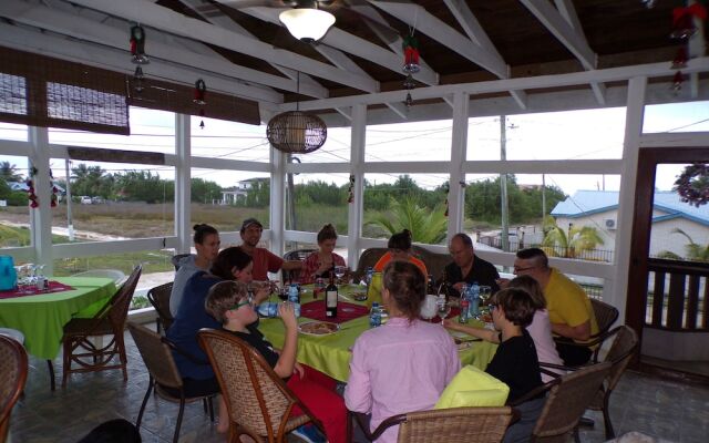 Bamboleo Inn Belize