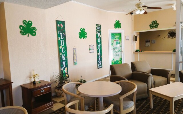 Grand View Plaza Inn & Suites