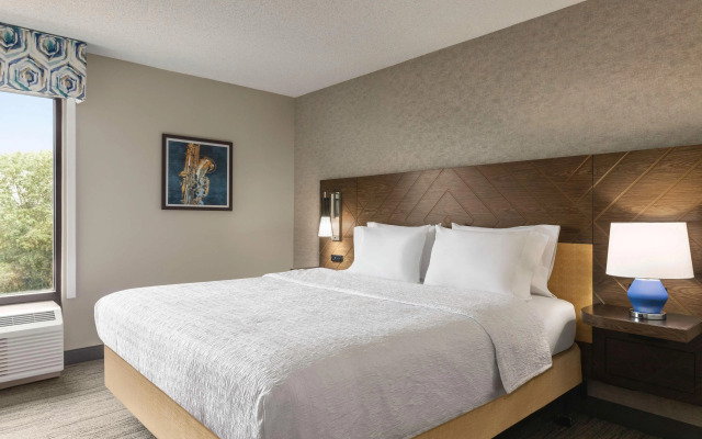 Hampton Inn Kansas City-Airport