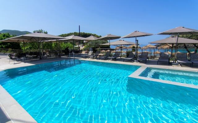 Prima Vista Beachfront Boutique Hotel