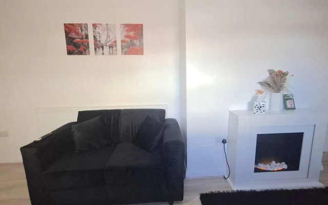 Spacious 3 Bed 2 Baths Free Wifi Central Location