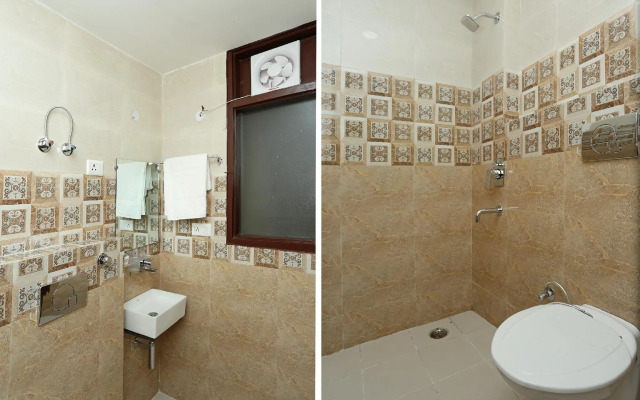 OYO 11952 Hotel Royal India