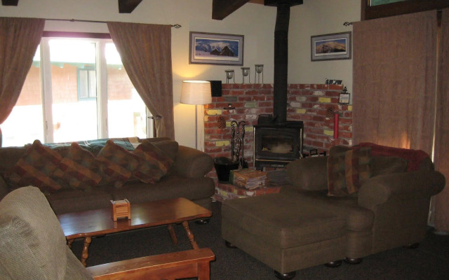 Chateau Sans Nom by Mammoth Reservation Bureau