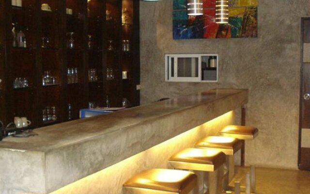 3rd Street Cafe & Guesthouse