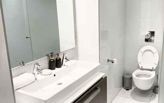 Sandton Skye Unit 702