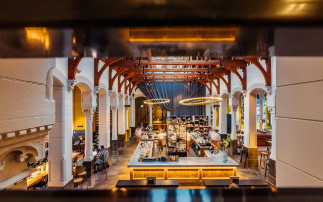 Post-Plaza Hotel & Grand Café