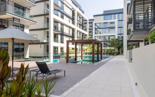 Upscale 3BR Apartment In Prime Location - City Walk