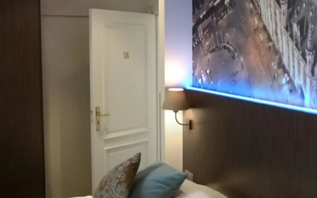 Golden Tree Hotel