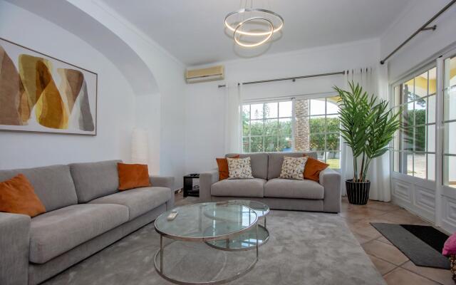 Villa Angelica by Portucasa