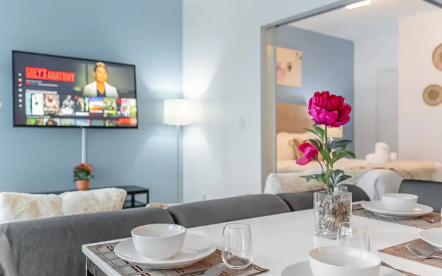 The Bay Suites - Entertainment Dist