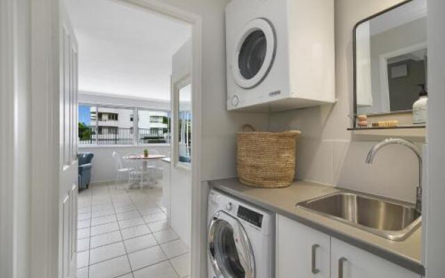 Renovated Moololaba Unit 100m To Beach