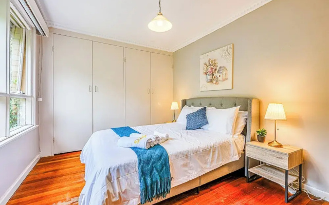 StayAU Comfy Two-Story with Pool Table