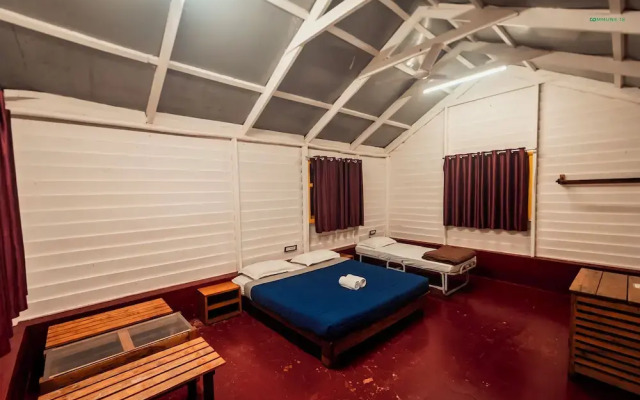 Commune18 Resorts