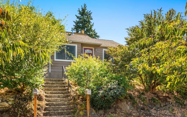 Seattle Vacation Home: The Autobahn