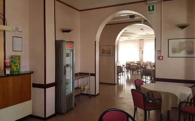 Hotel Ceccarini 9