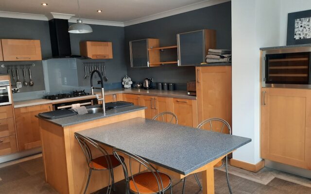 Impeccable 5-bed House in Stockton-on-tees