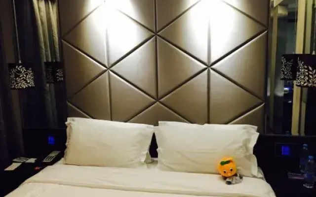Orange Hotel Select Shanghai Xizang North Road Metro Station