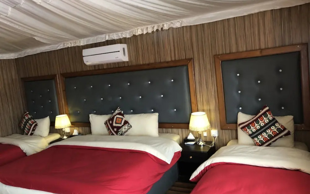 Sharah Luxury Camp