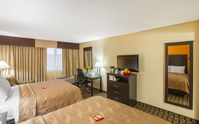 Quality Inn & Suites Cincinnati Downtown