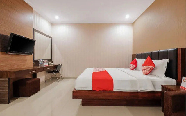 OYO 308 Grand Pacifik Hotel