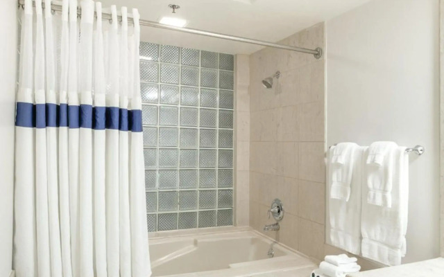 Atheneum Suite Hotel