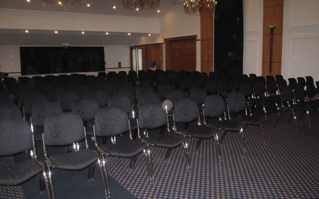Plymouth International