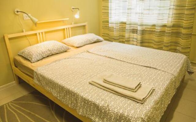 Mini-Hotel At Grandfather Lenin's