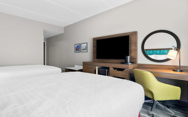 Hampton Inn & Suites Chicago Medical District UIC