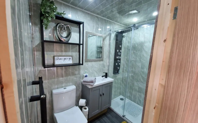 Birdsong Lodge - Peaceful - dog Friendly