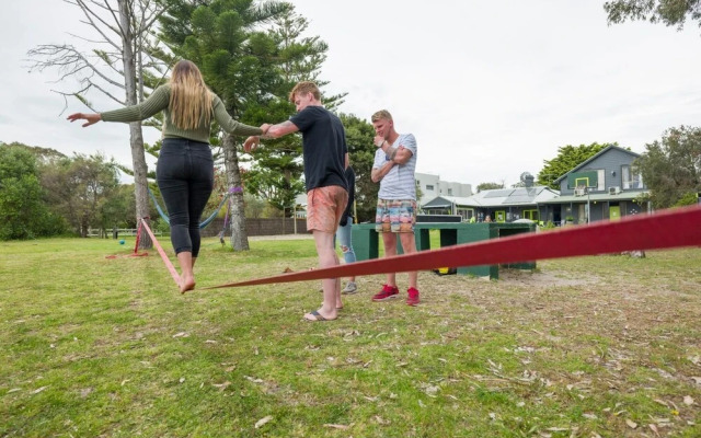 Dunsborough Beachouse YHA Backpackers