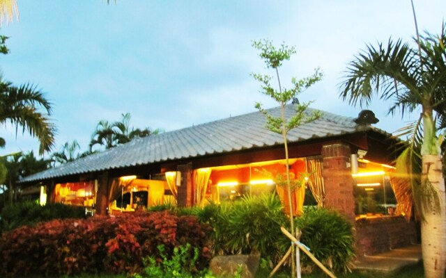 Young Lake Resort