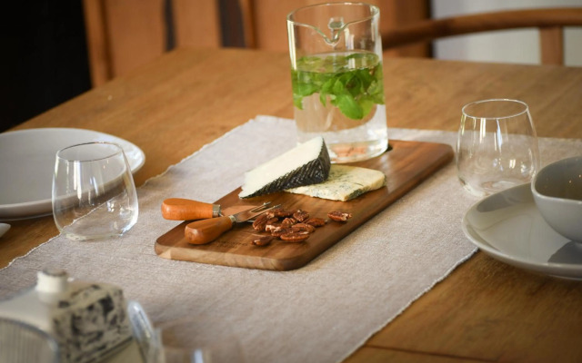 Andromeda 3 Bd apartment with pool & sea view