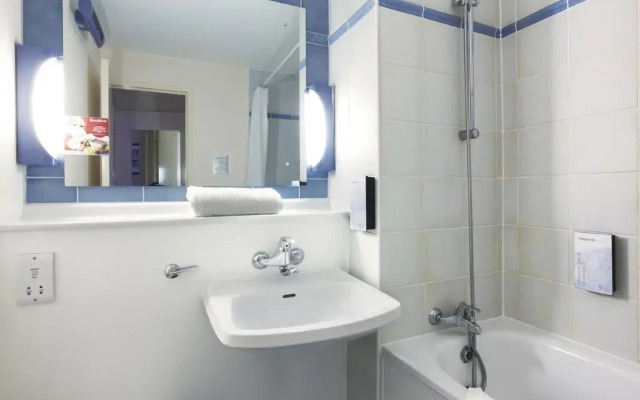Travelodge Washington A1 (M) Northbound