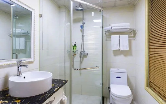 Dong Yang Nan ma'oushang Hotel