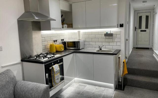 Balco Sherwood Studio (Adults Only)