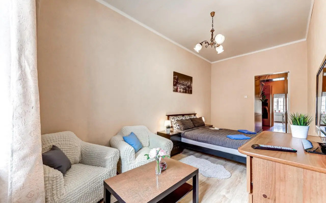 на Караванной 24-26