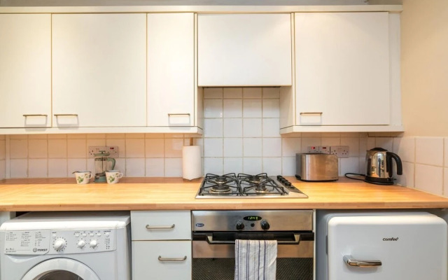 Spectacular 2BD Flat in Shepherds Bush