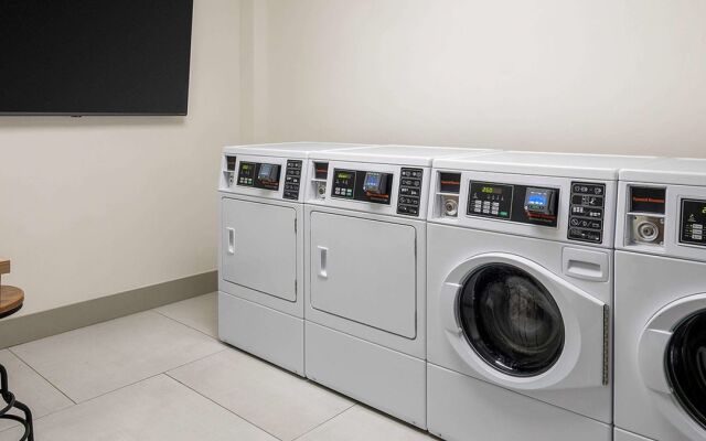 Hilton Garden Inn Grapevine at Silverlake Crossing