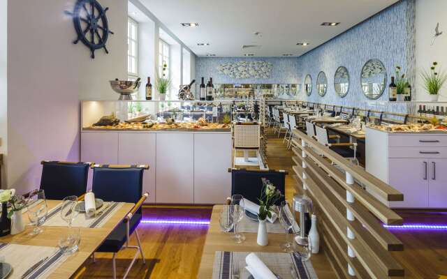 Star-Apart Hansa Hotel