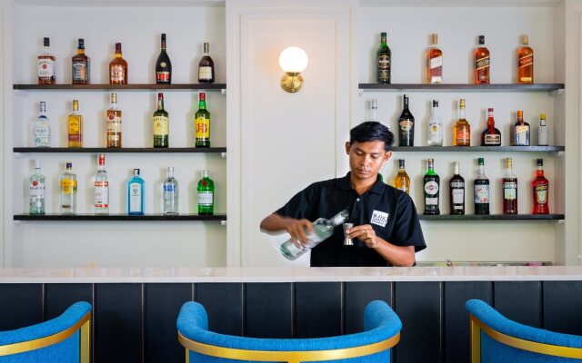 Blanc Smith Residence